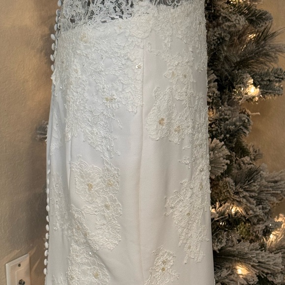 Blue By Enzoani Mermaid Style Ivory Wedding Dress - NEW Size 4 - Retails $4800 - Picture 10 of 16